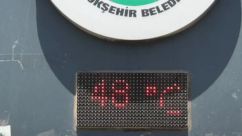 Türkiye'nin en sıcak kenti: Termometreler 48 dereceyi gösterdi!