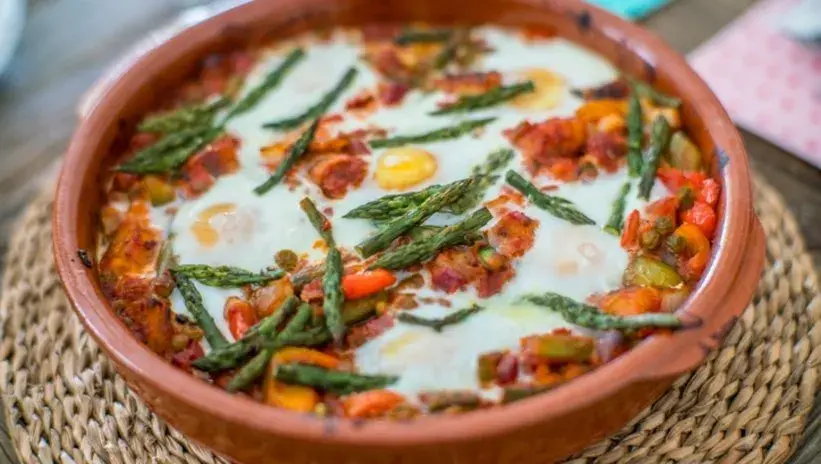 Huevos a la Flamenca (Endülüs usulü fırın yumurta): İspanyolların menemeni! Bu tarife bayılacaksınız...