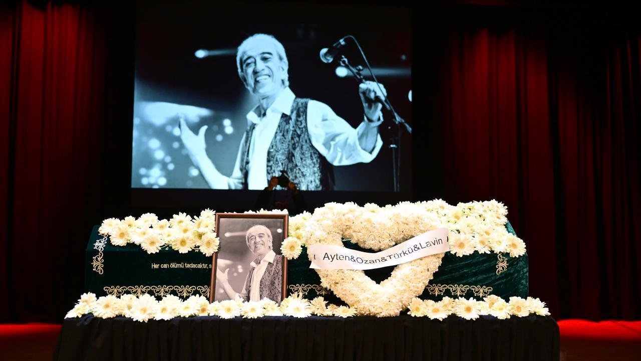 Sanatçı Edip Akbayram için CRR'de tören düzenlendi