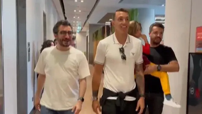 Bir dönemin sonu: Muslera, ailesiyle birlikte Türkiye'de ayrıldı
