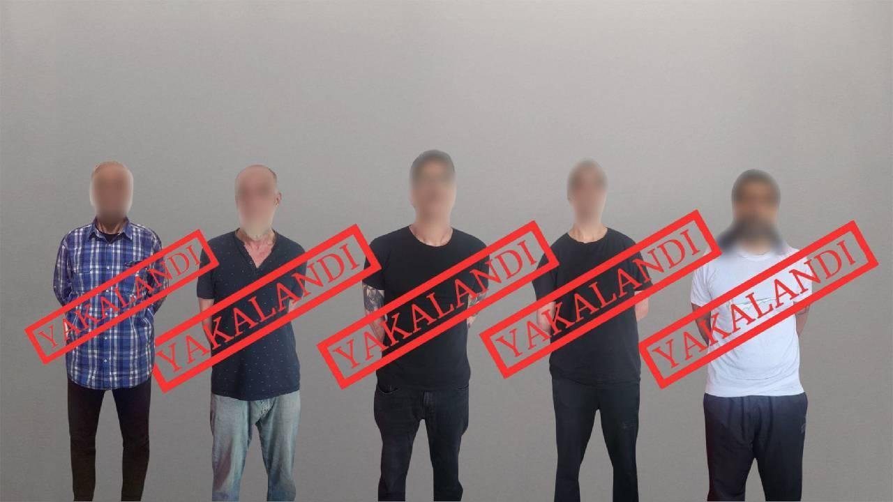 Kırmızı bültenle aranan 5 suçlu Türkiye'ye iade edildi